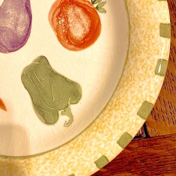 Vintage 1994 platter w/spongeware yellow/green border. 12 in. Small chip on back - Picture 4 of 12